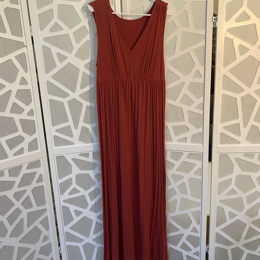 Elegant Rust Maxi Dress